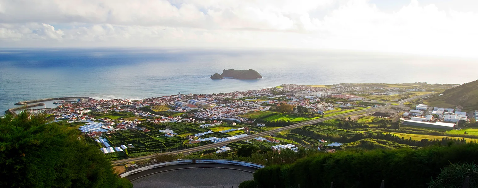 Vista sobre Vila Franca do Campo e o ilhéu